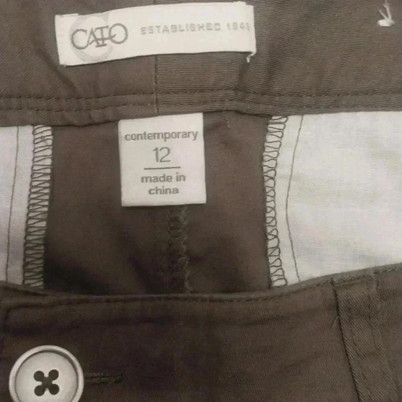 CATO Contemporary Oak Moss Green Shorts Size 12 - Picture 3 of 5